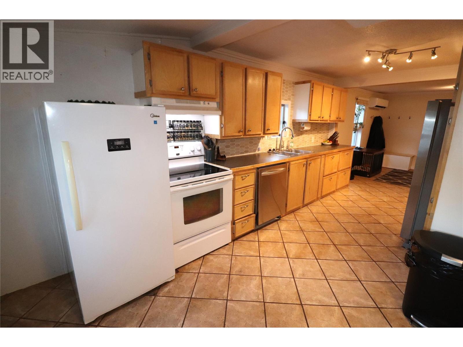 613 11th Avenue, Castlegar