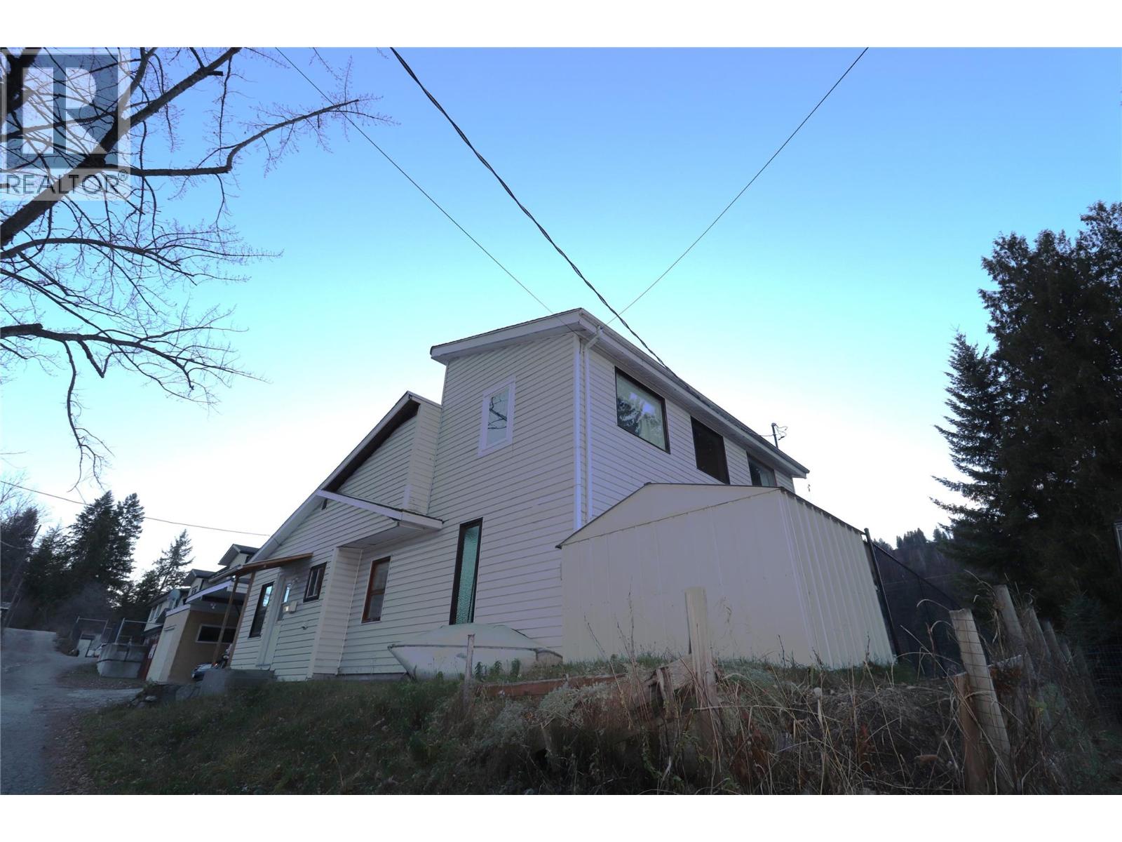 613 11th Avenue, Castlegar