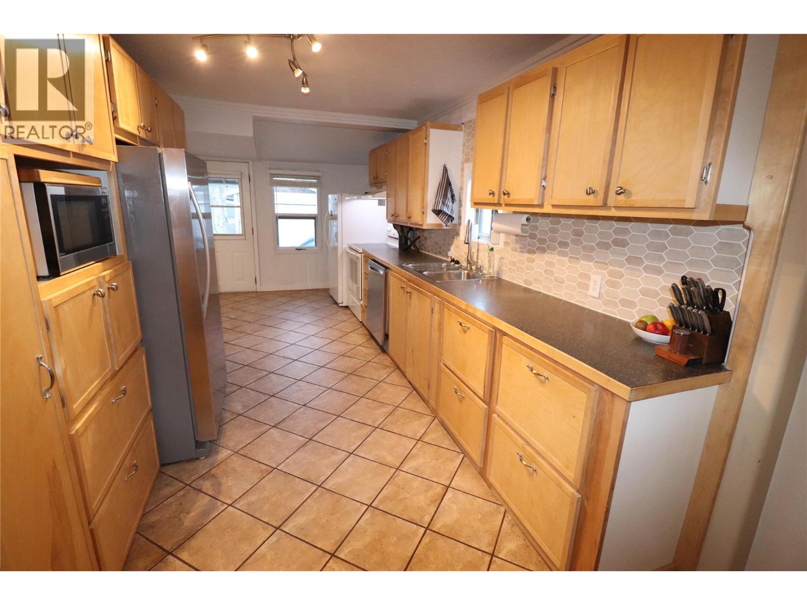 613 11th Avenue, Castlegar