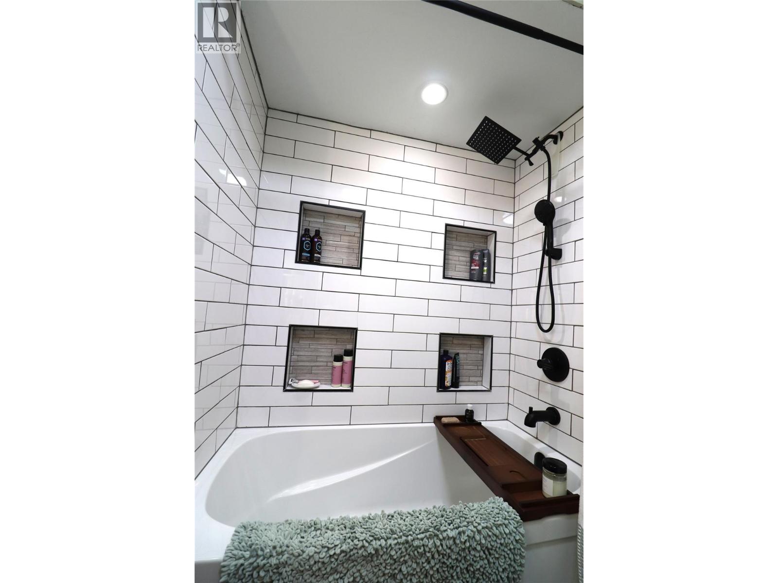 613 11th Avenue, Castlegar