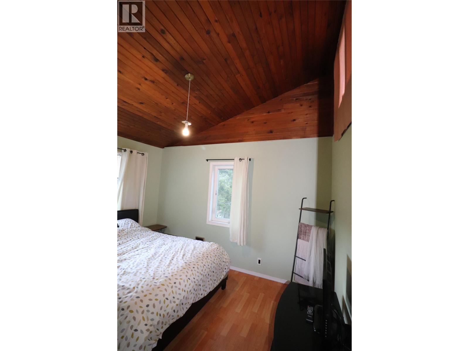 613 11th Avenue, Castlegar