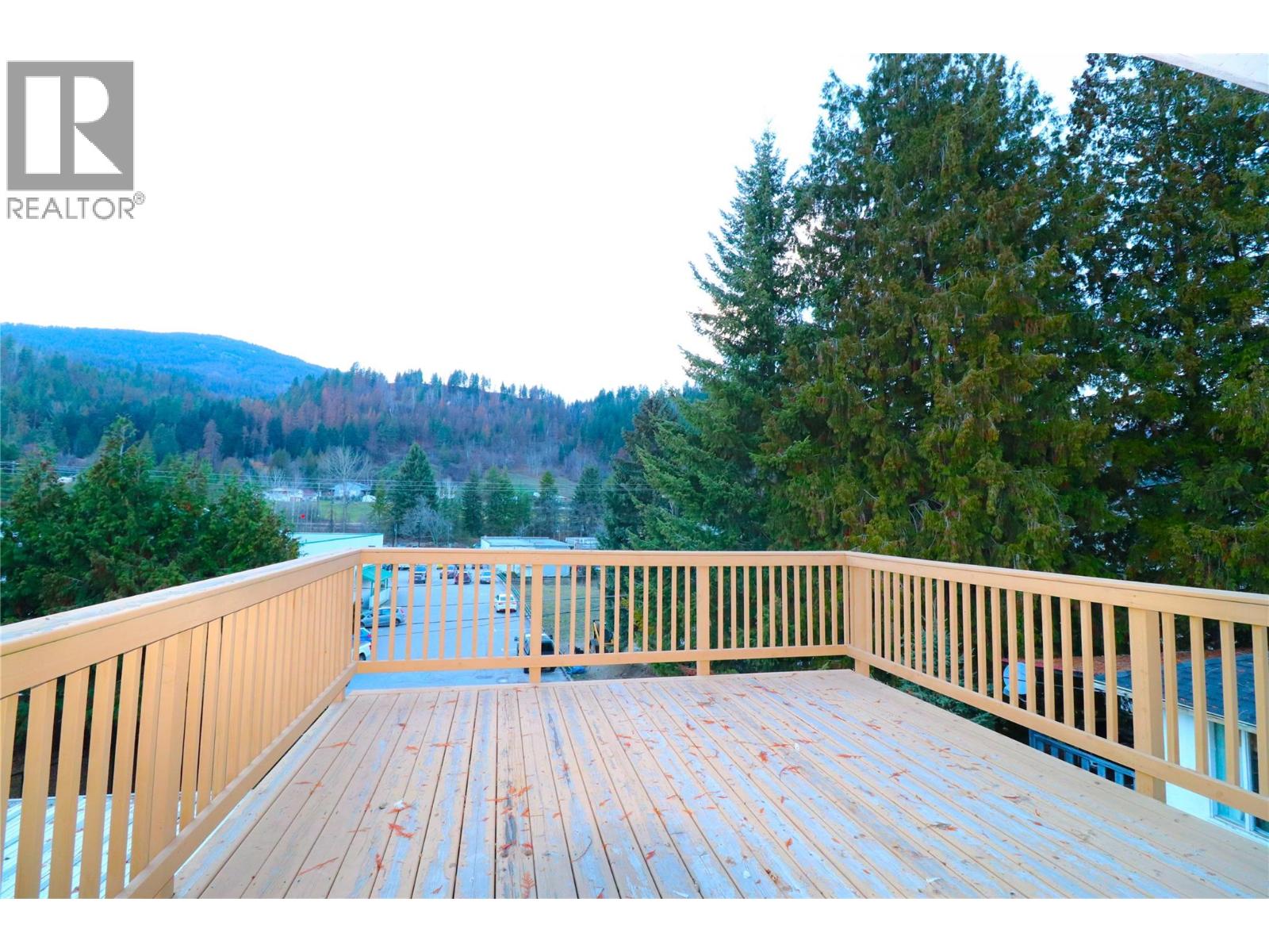 613 11th Avenue, Castlegar