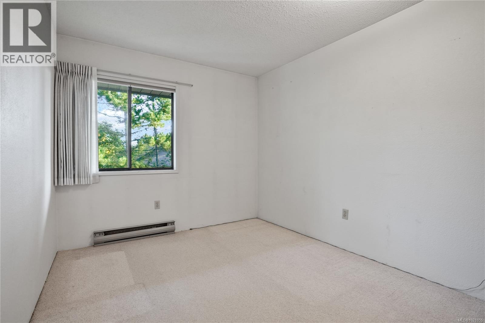 504 69 Gorge Road West, Saanich