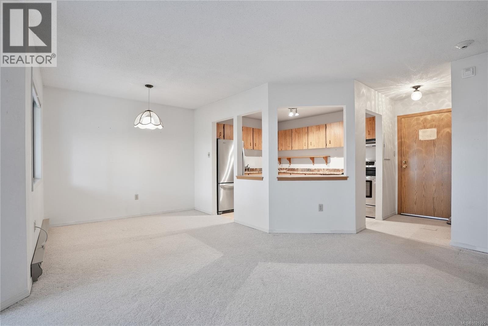 504 69 Gorge Road West, Saanich