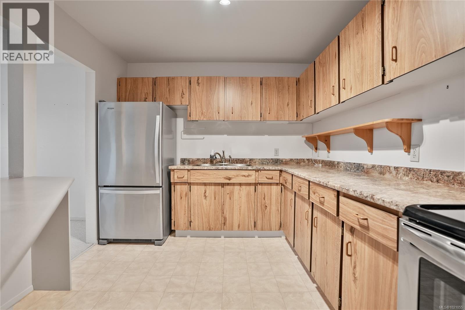 504 69 Gorge Road West, Saanich