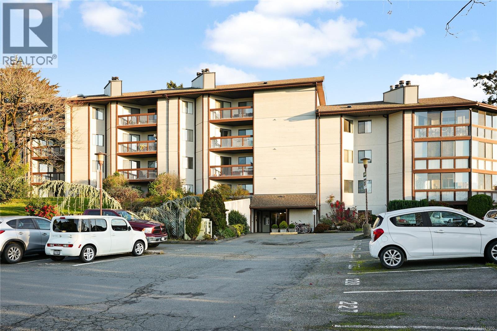 504 69 Gorge Road West, Saanich