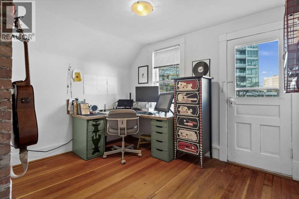 Single Family House for Sale in   Avenue NW Sunnyside Calgary 