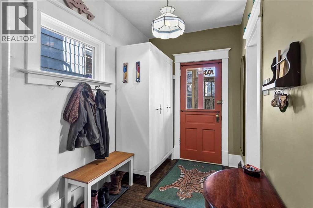 Single Family House for Sale in   Avenue NW Sunnyside Calgary 