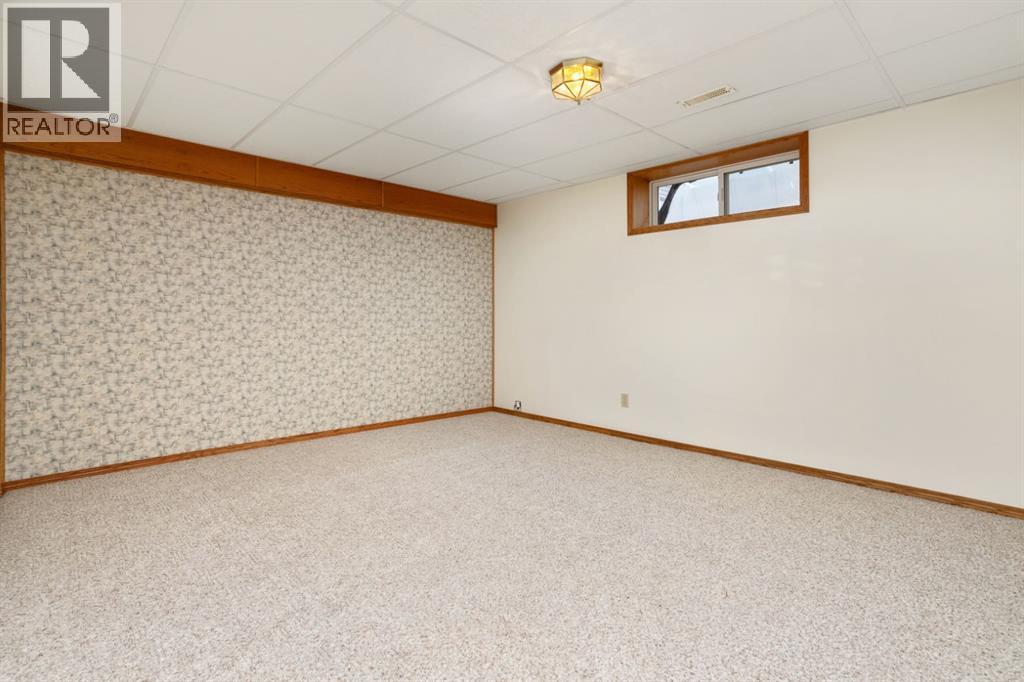 Single Family House Bungalow for Sale in   Street Victoria Park Camrose 