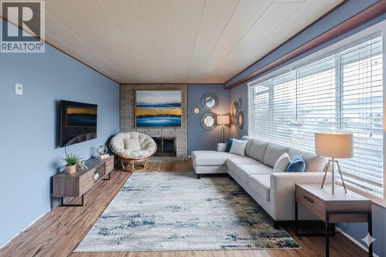 856 School Avenue, Oliver