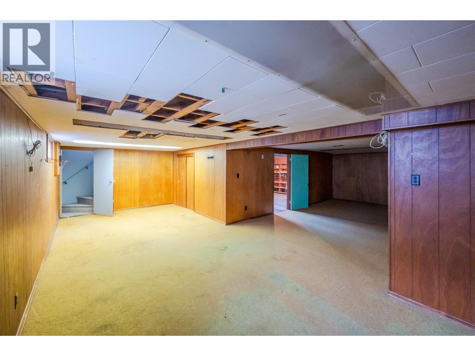 856 School Avenue, Oliver