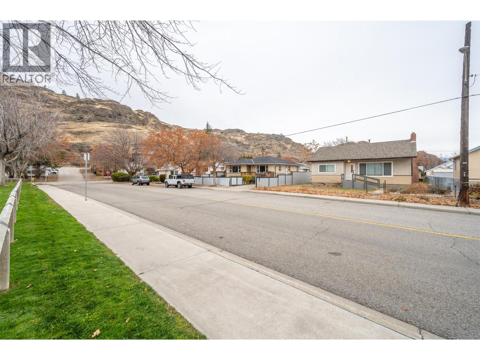 856 School Avenue, Oliver