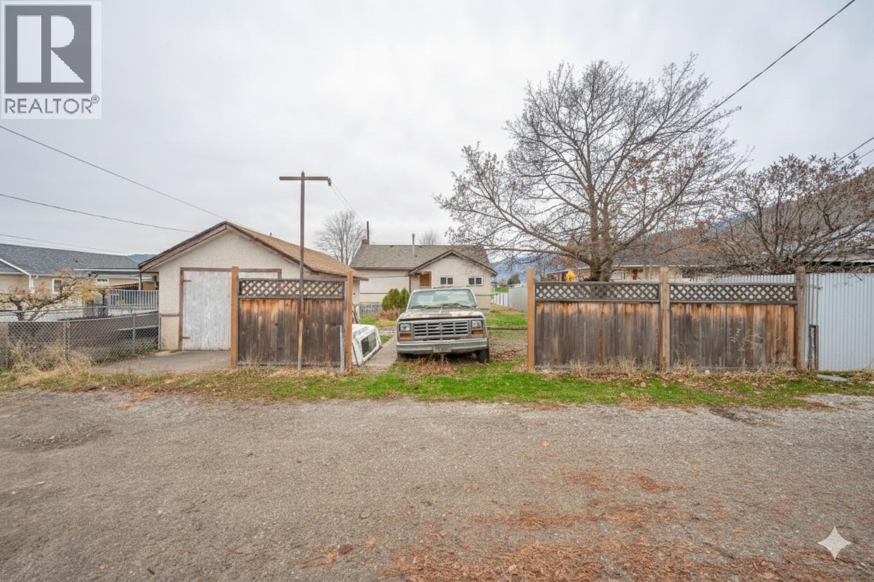 856 School Avenue, Oliver