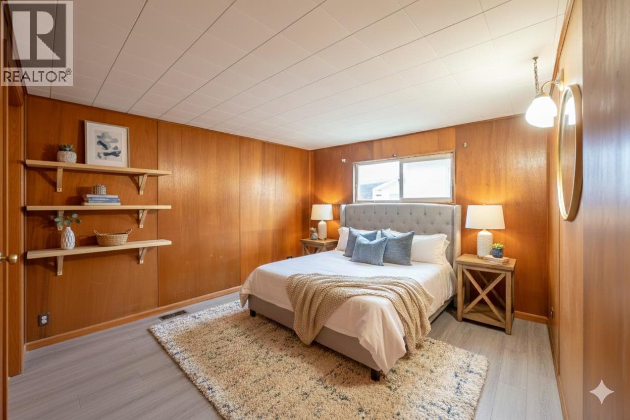 856 School Avenue, Oliver