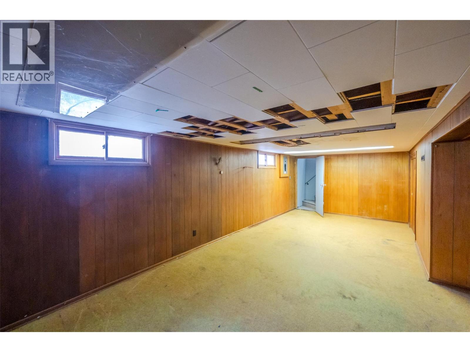 856 School Avenue, Oliver