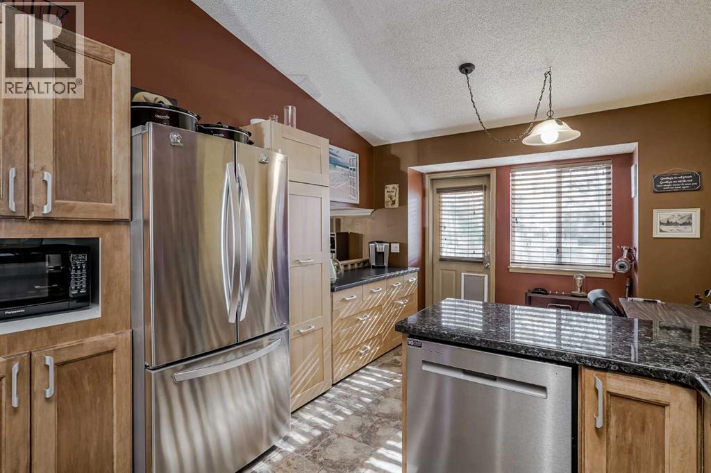 Single Family House Bi-level for Sale in  Citadel Close NW Citadel Calgary 