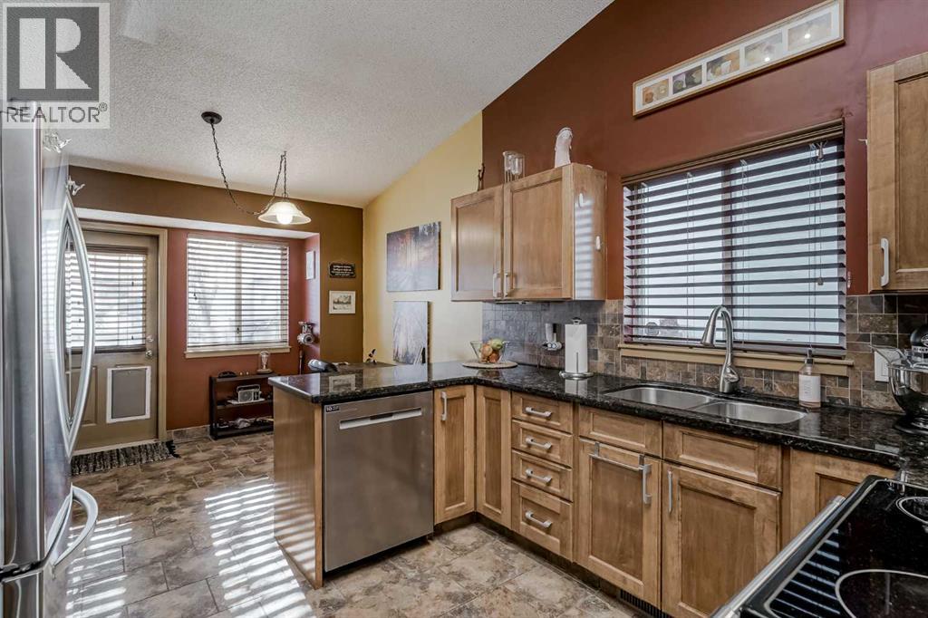 Single Family House Bi-level for Sale in  Citadel Close NW Citadel Calgary 