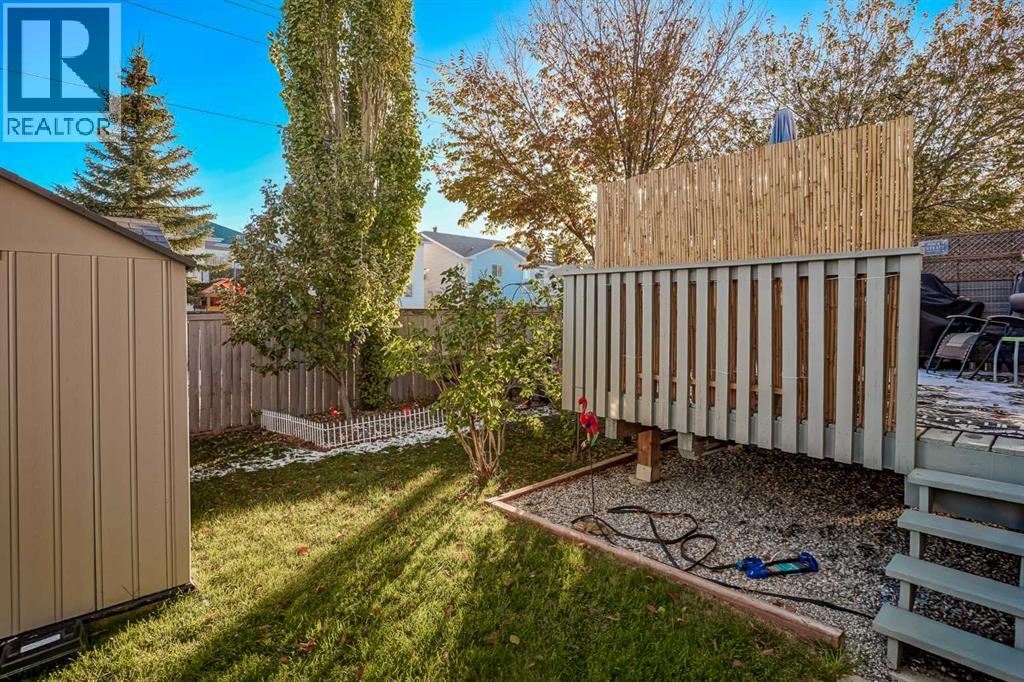 Single Family House Bi-level for Sale in  Citadel Close NW Citadel Calgary 