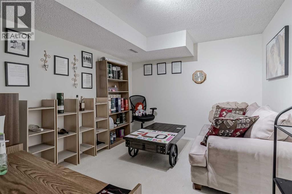 Single Family House Bi-level for Sale in  Citadel Close NW Citadel Calgary 