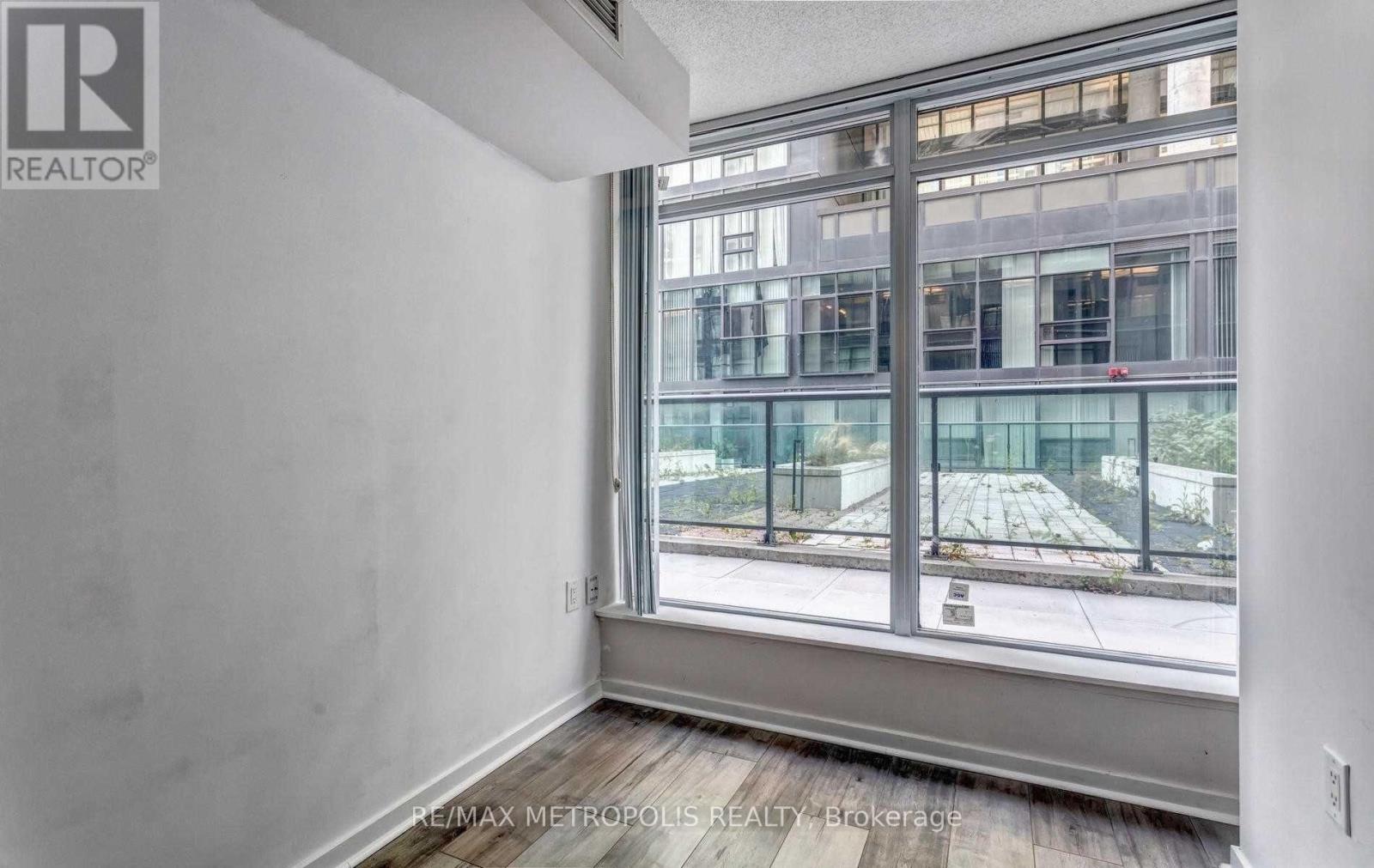 #712E 36 LISGAR STREET - 10