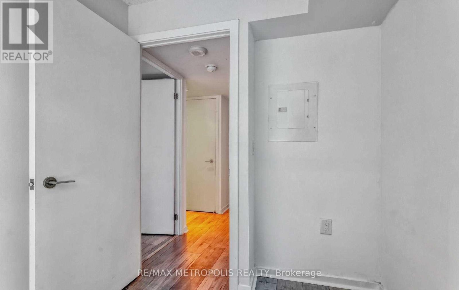 #712E 36 LISGAR STREET - 12