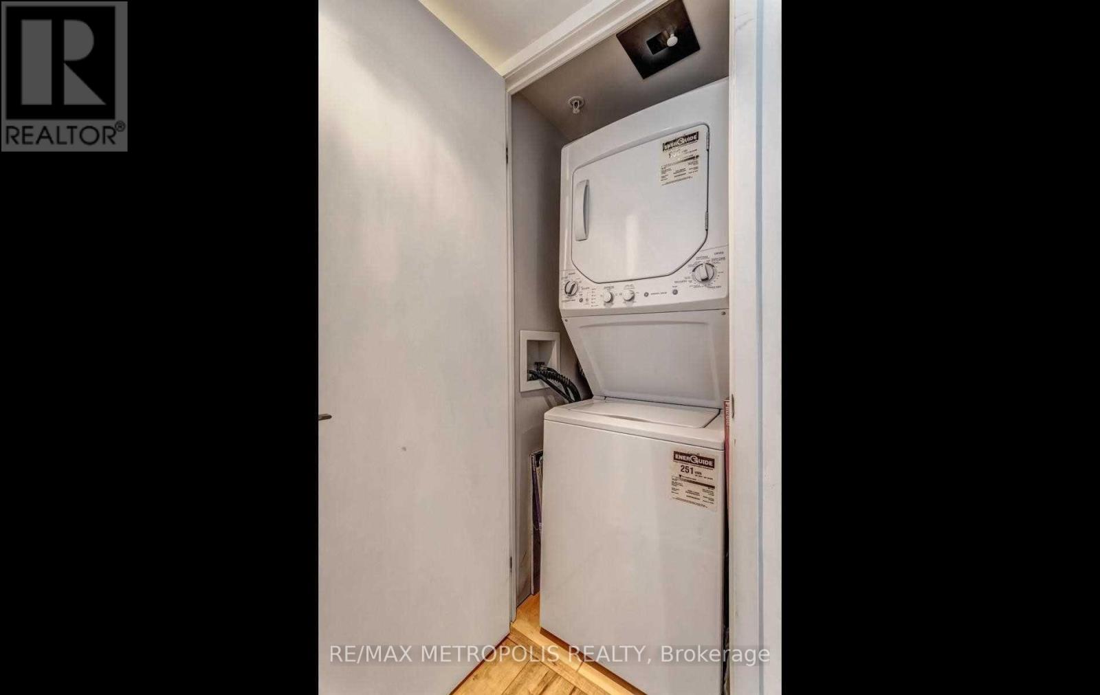#712E 36 LISGAR STREET - 20
