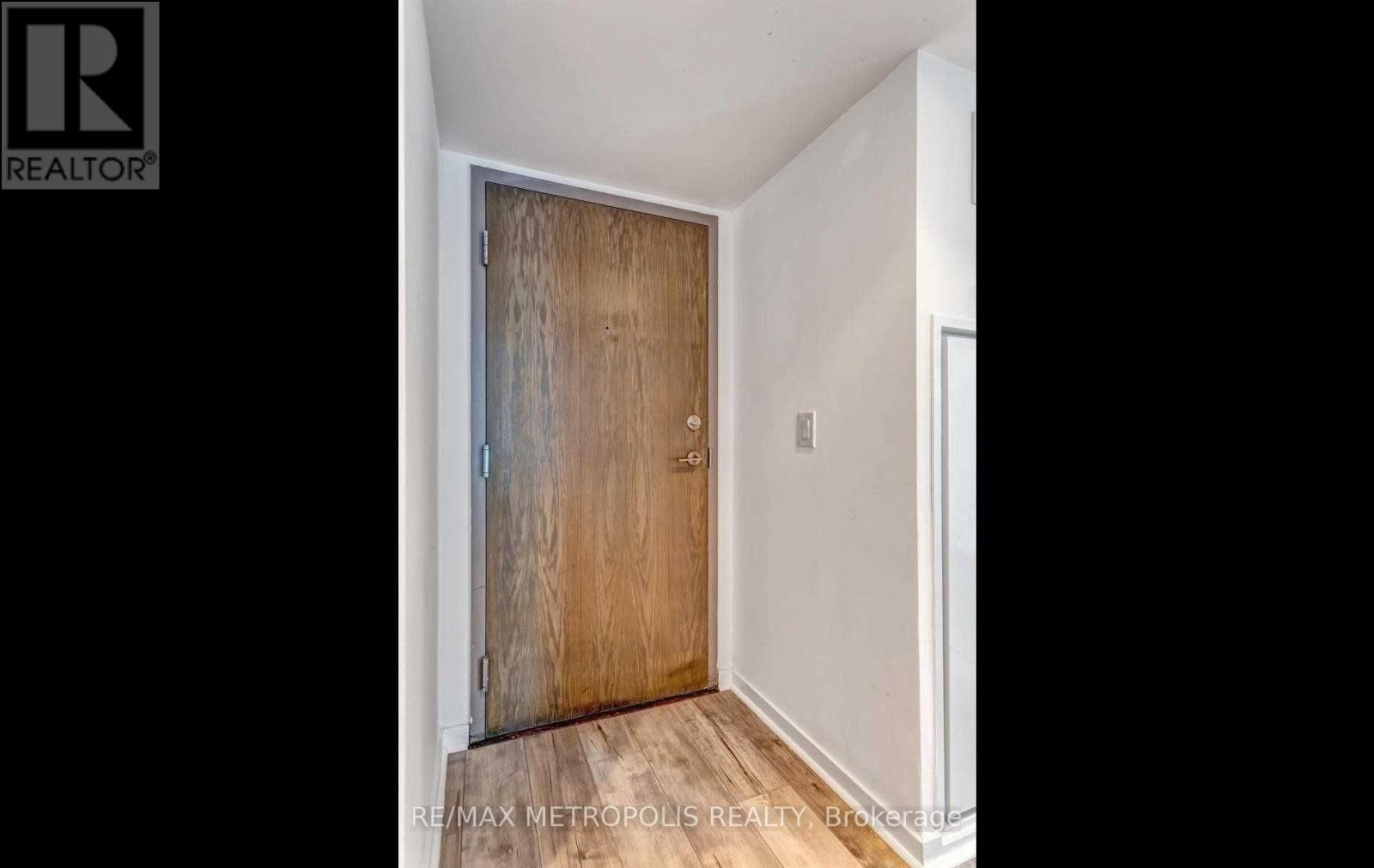 #712E 36 LISGAR STREET - 4