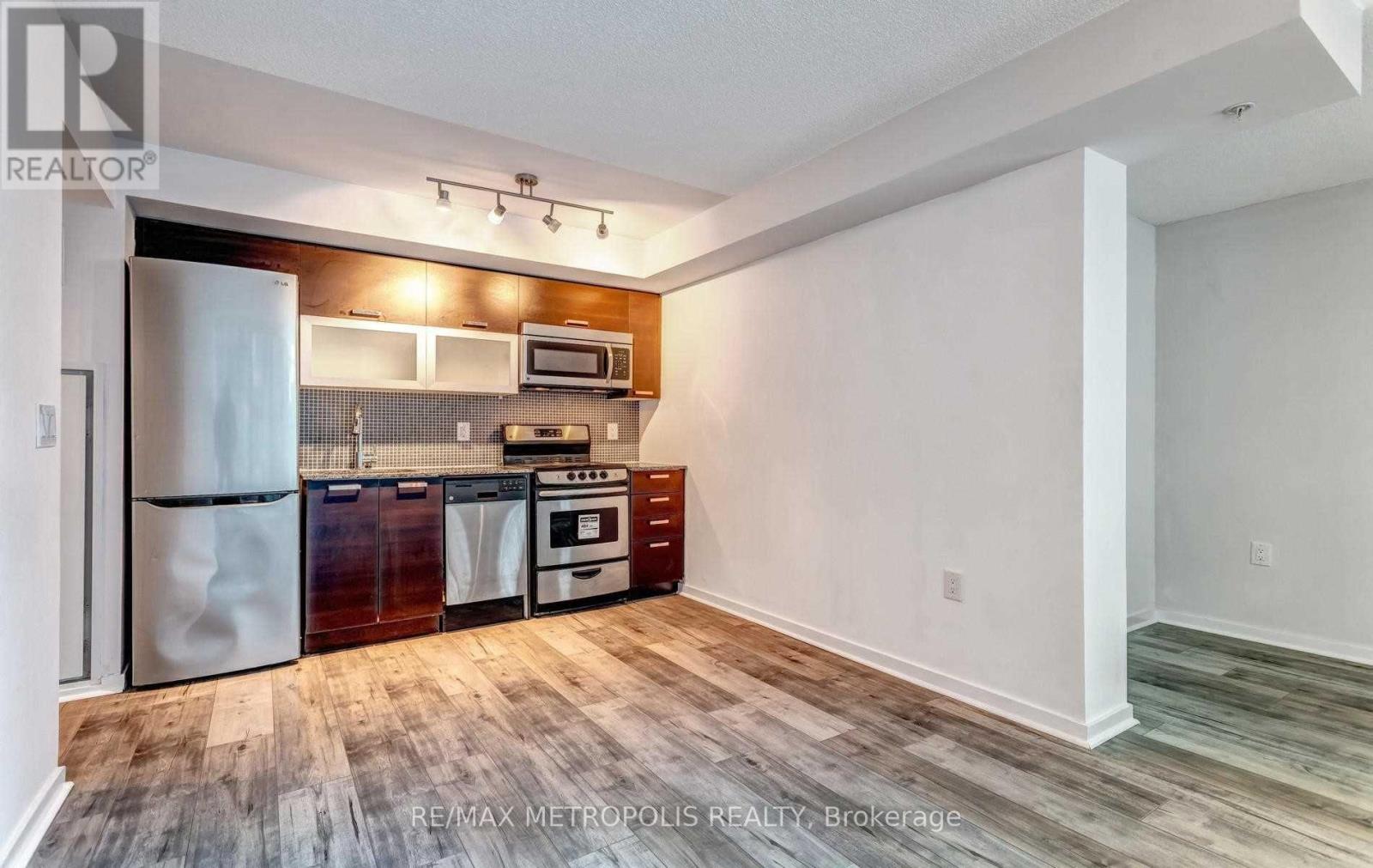 #712E 36 LISGAR STREET - 7