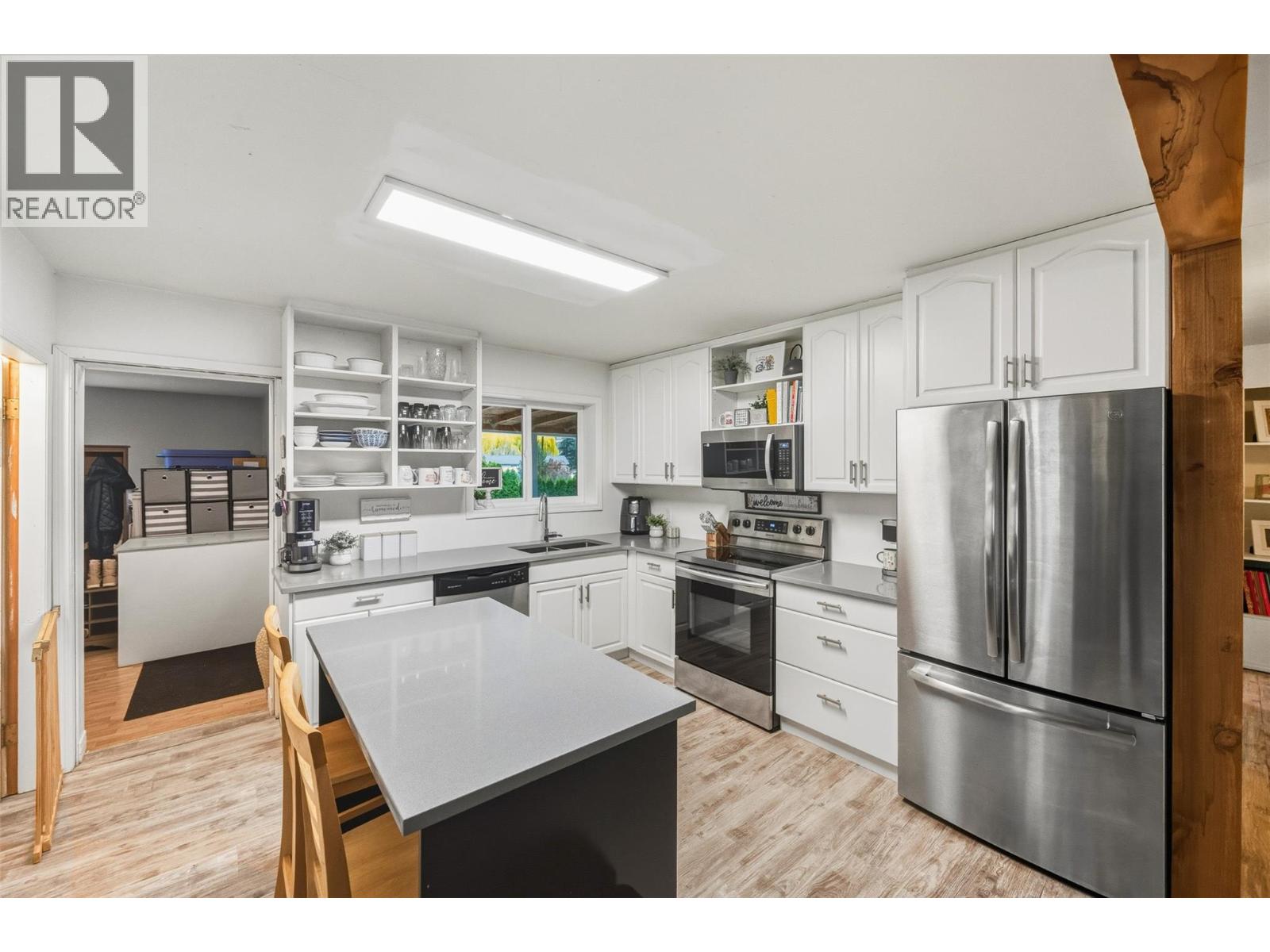 225 CIRCLE Drive, Oliver