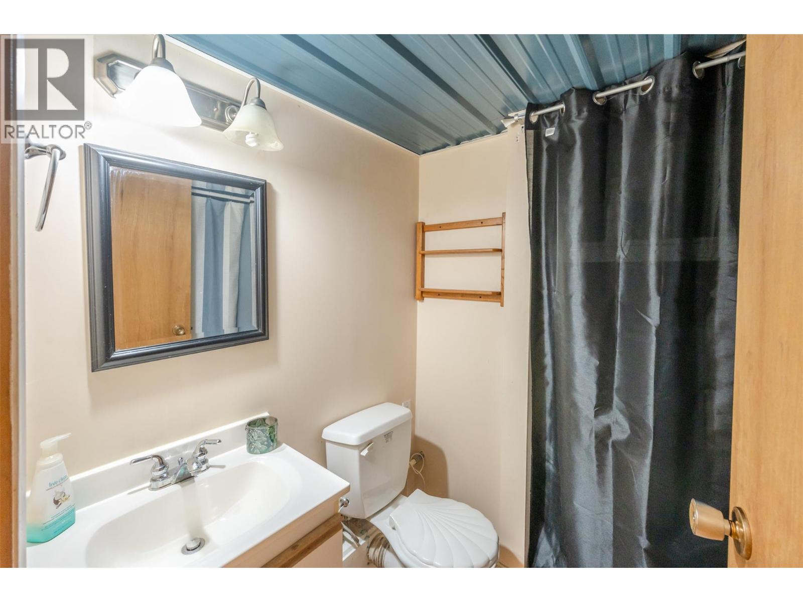 225 CIRCLE Drive, Oliver