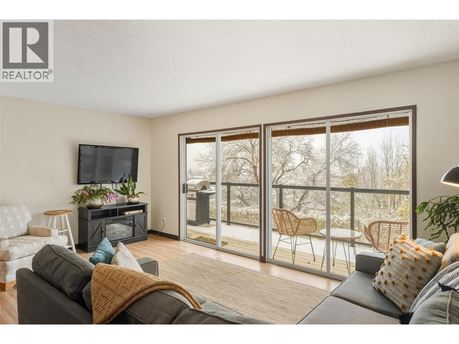 13031 Steven Avenue, Summerland