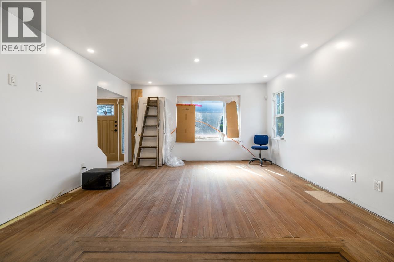 7520 CANADA WAY, Burnaby