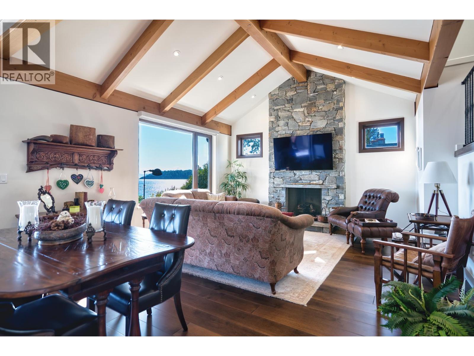 6035 SILVERSTONE LANE, Sechelt