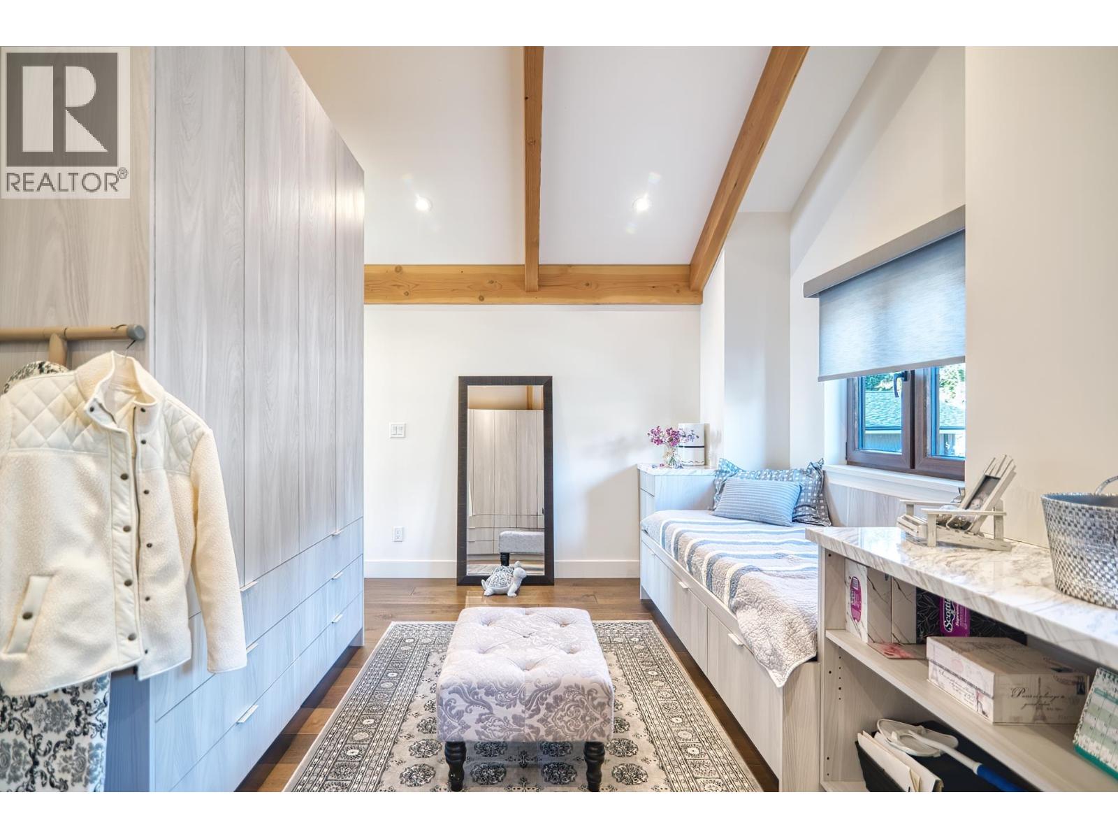 6035 SILVERSTONE LANE, Sechelt