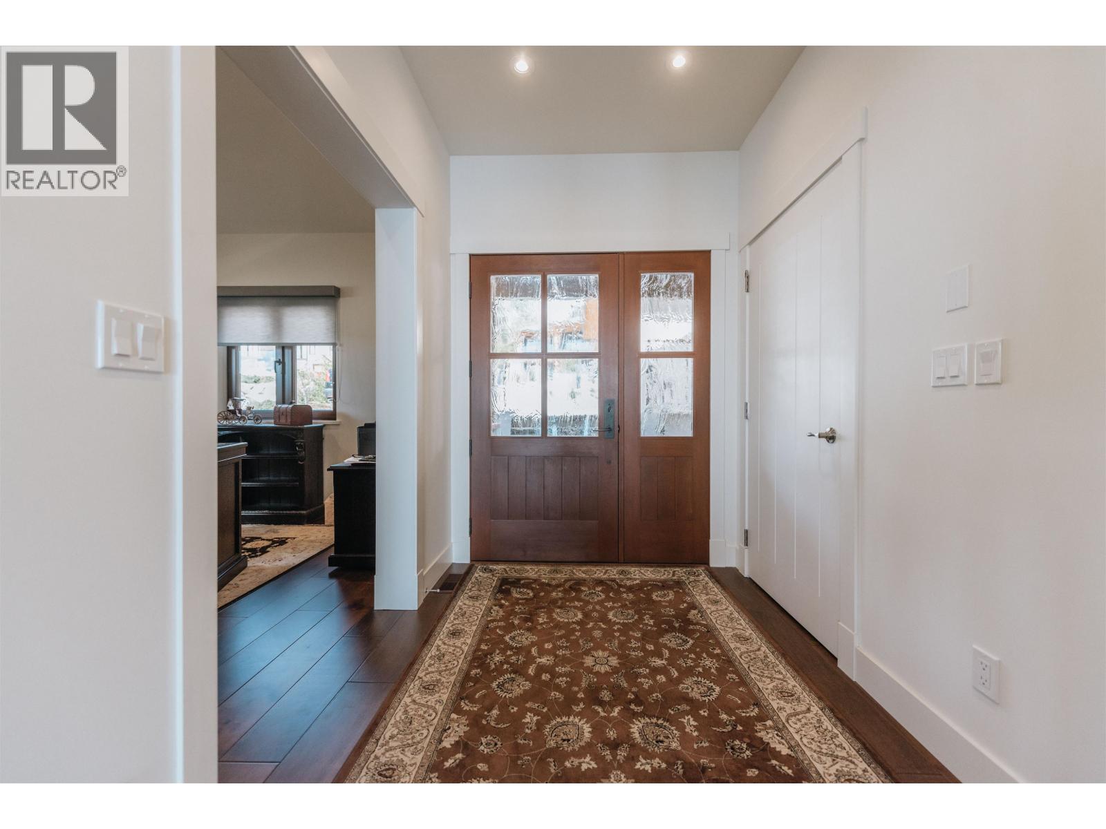 6035 SILVERSTONE LANE, Sechelt