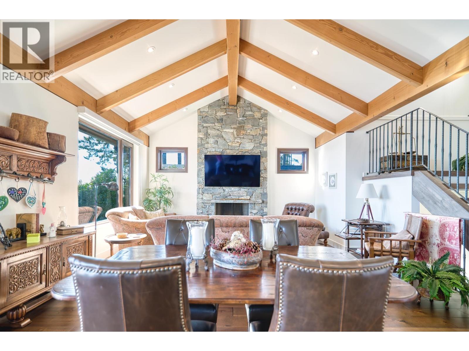 6035 SILVERSTONE LANE, Sechelt