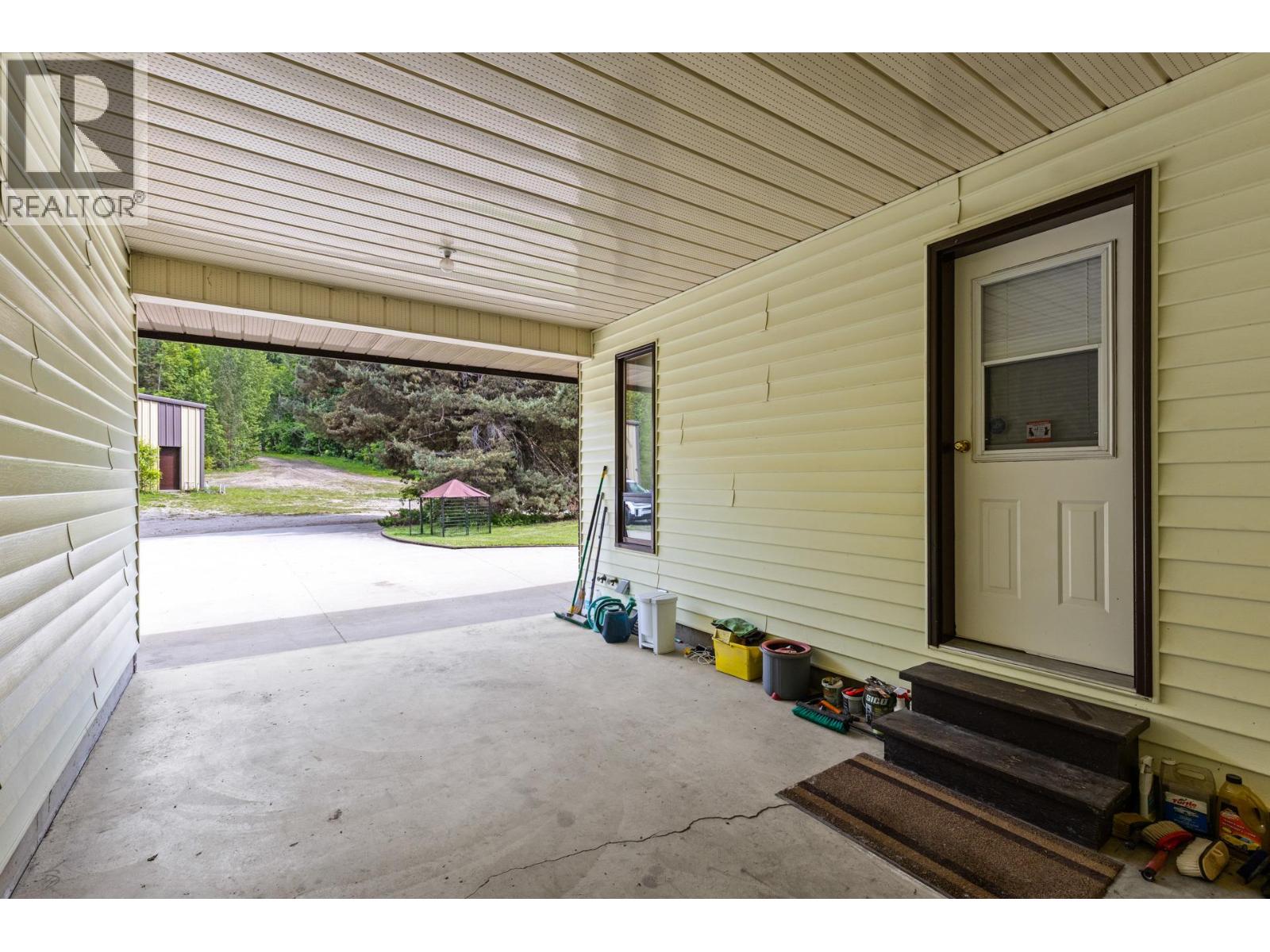  6210 50 Street Northeast, Salmon Arm