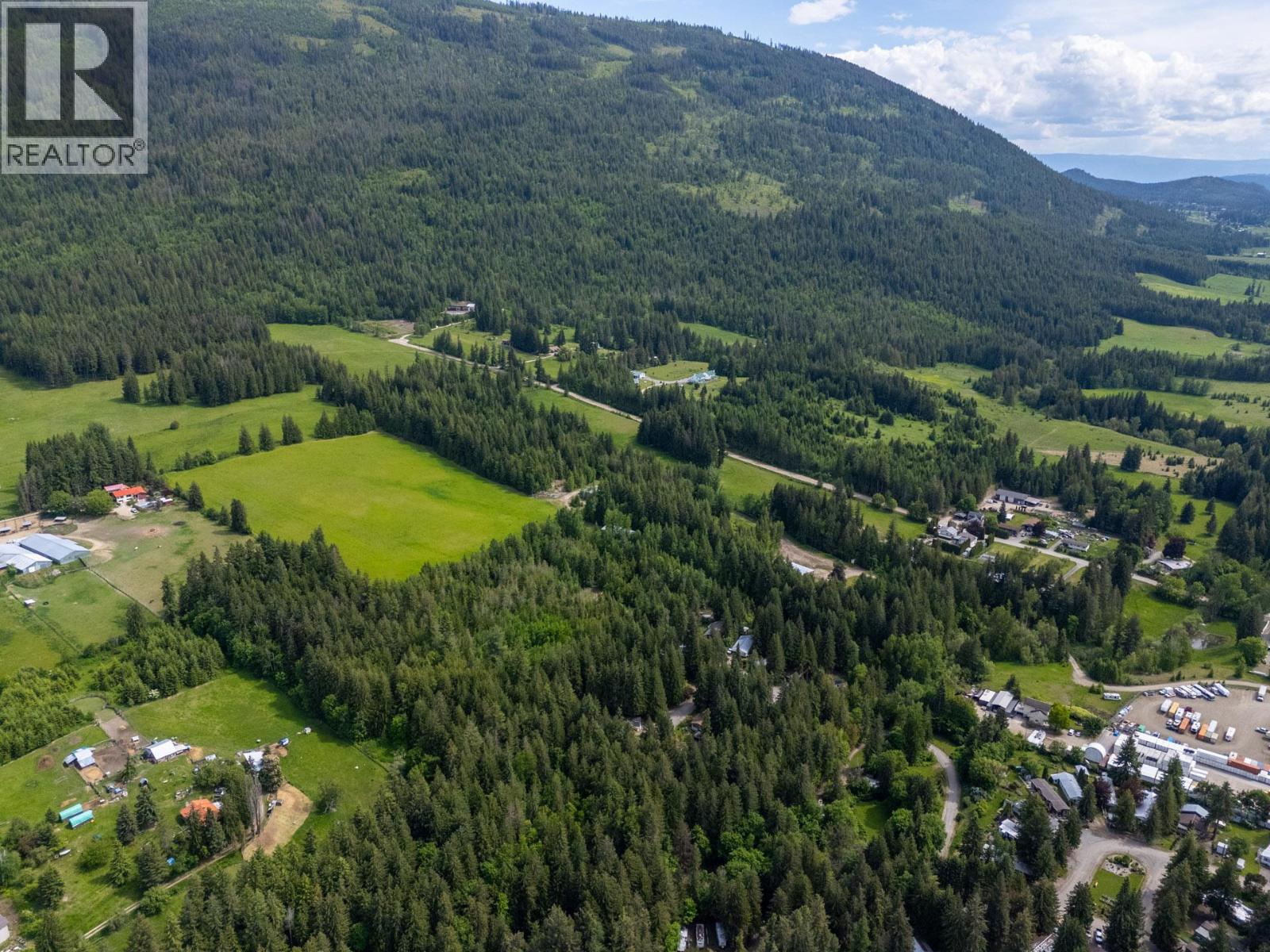  6210 50 Street Northeast, Salmon Arm