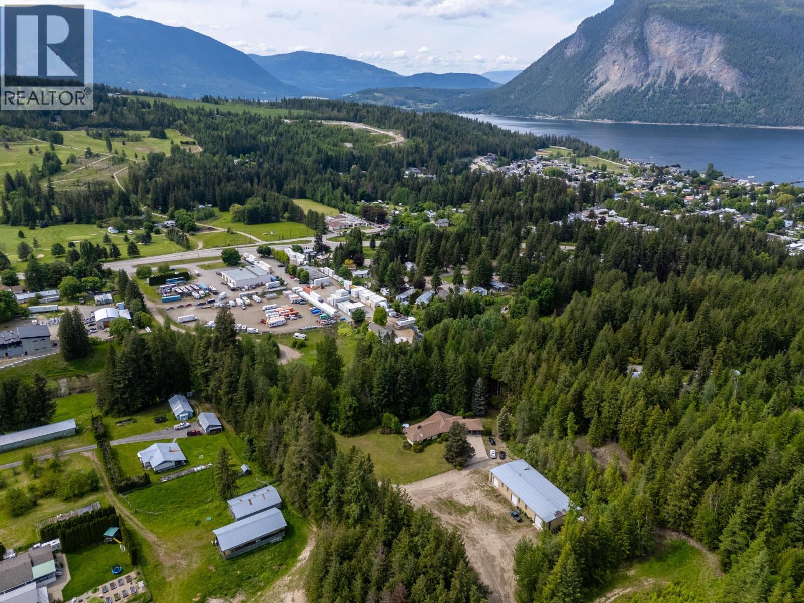  6210 50 Street Northeast, Salmon Arm