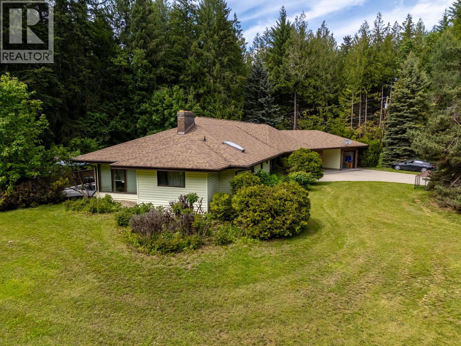  6210 50 Street Northeast, Salmon Arm