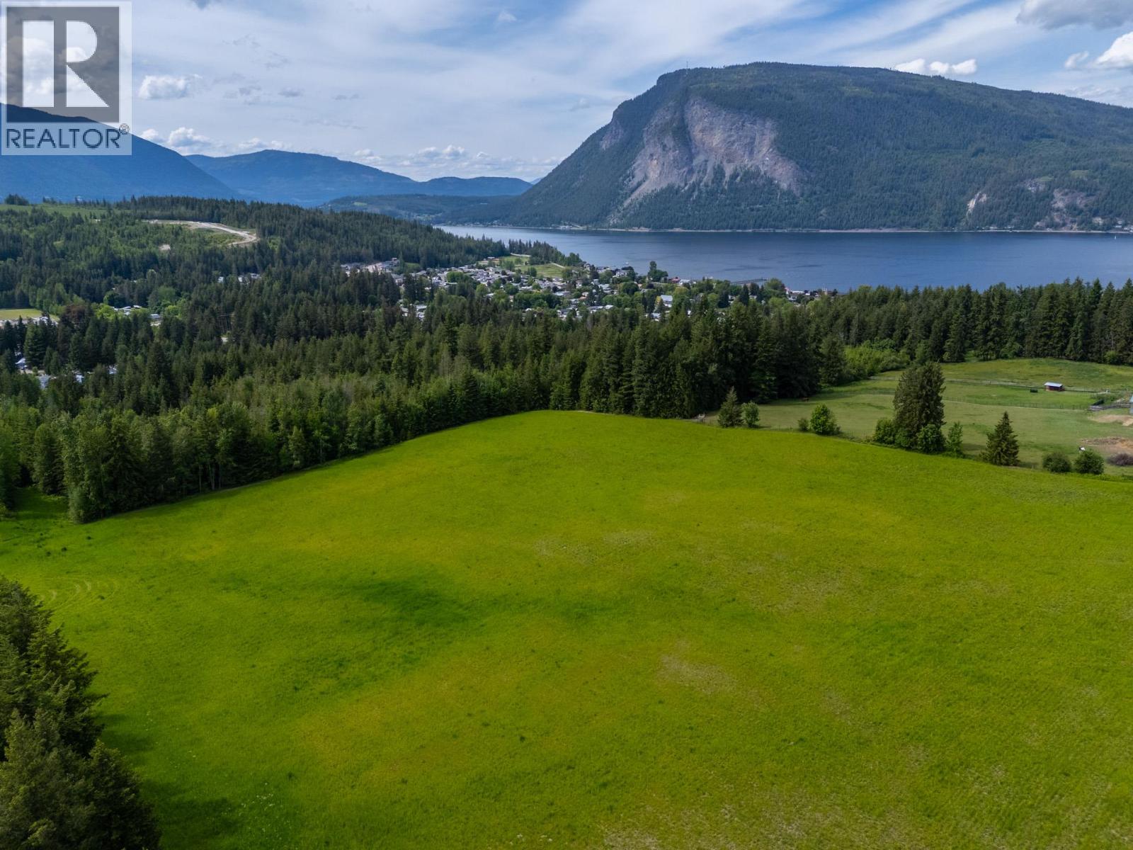  6210 50 Street Northeast, Salmon Arm