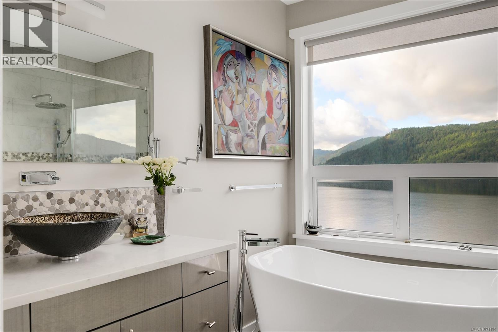  6800 MARK Lane, Central Saanich