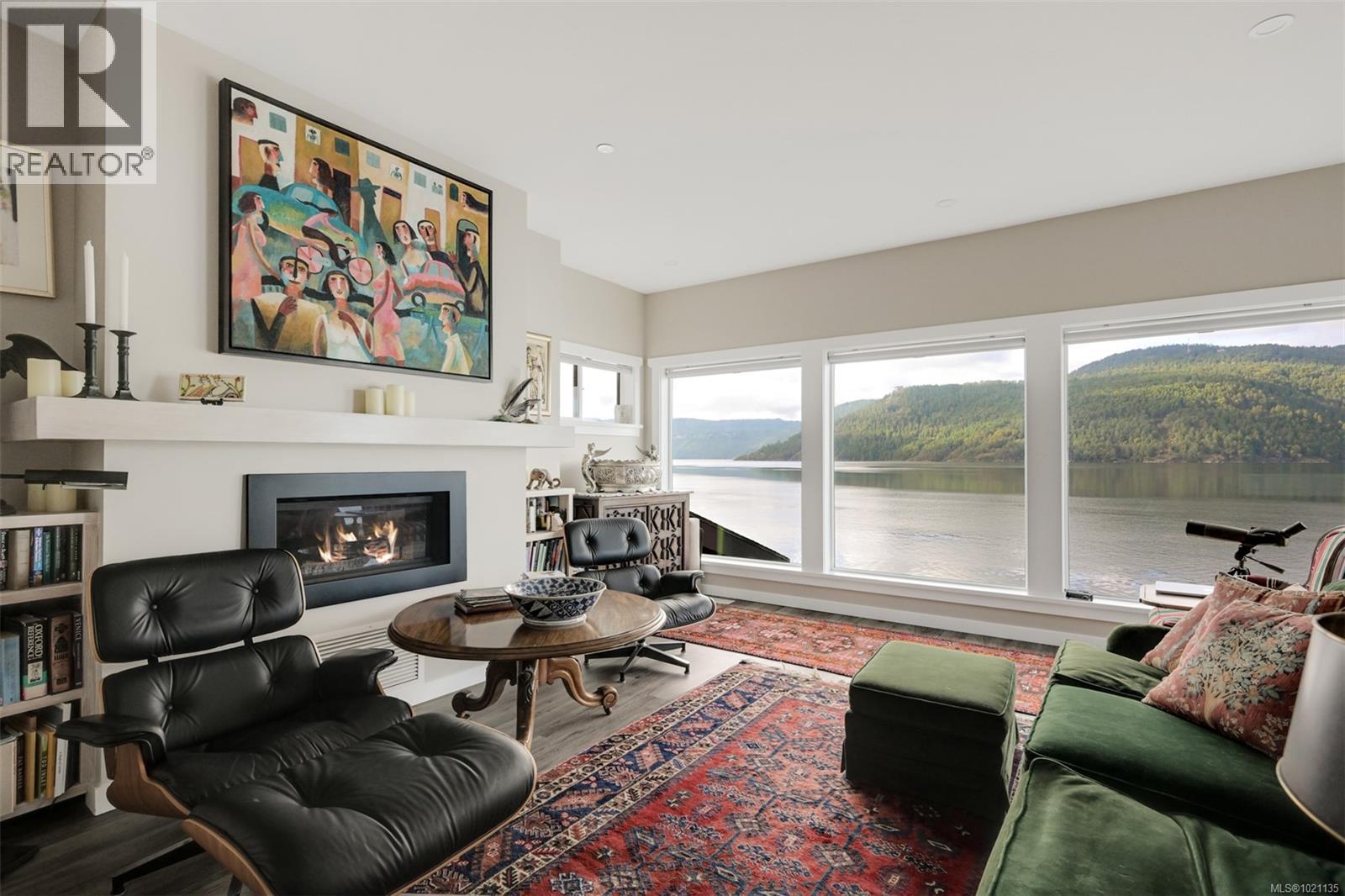  6800 MARK Lane, Central Saanich