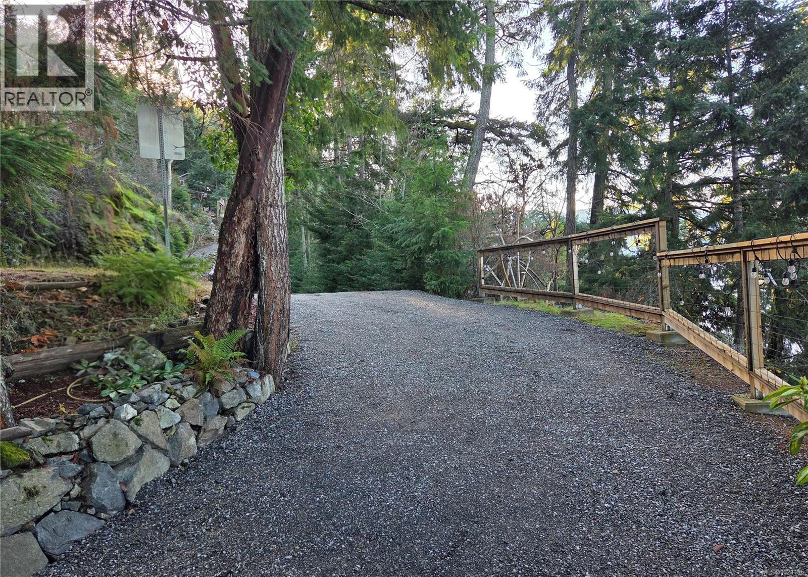  6800 MARK Lane, Central Saanich