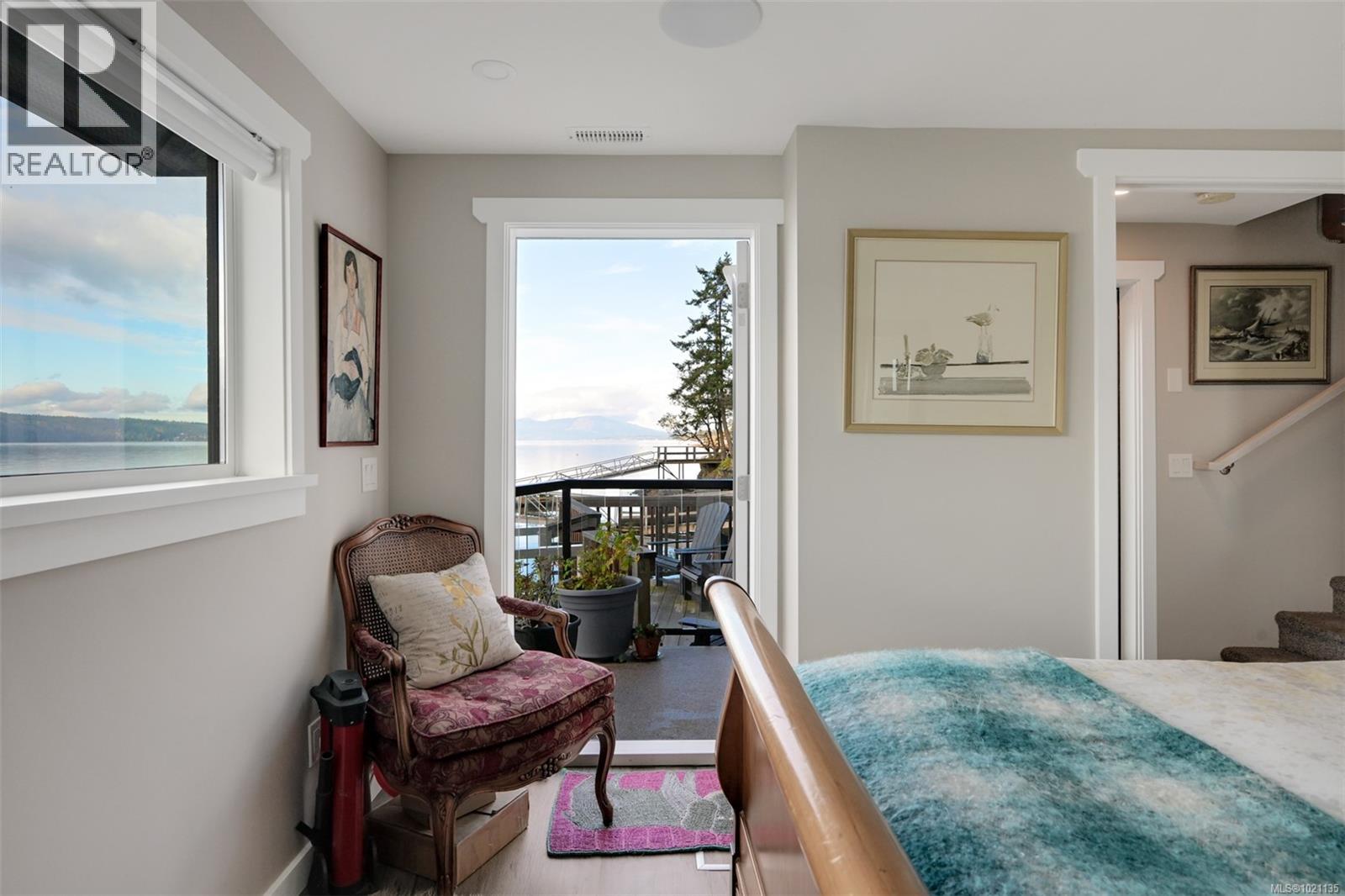  6800 MARK Lane, Central Saanich