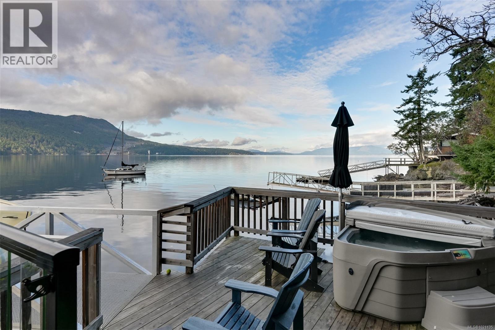  6800 MARK Lane, Central Saanich