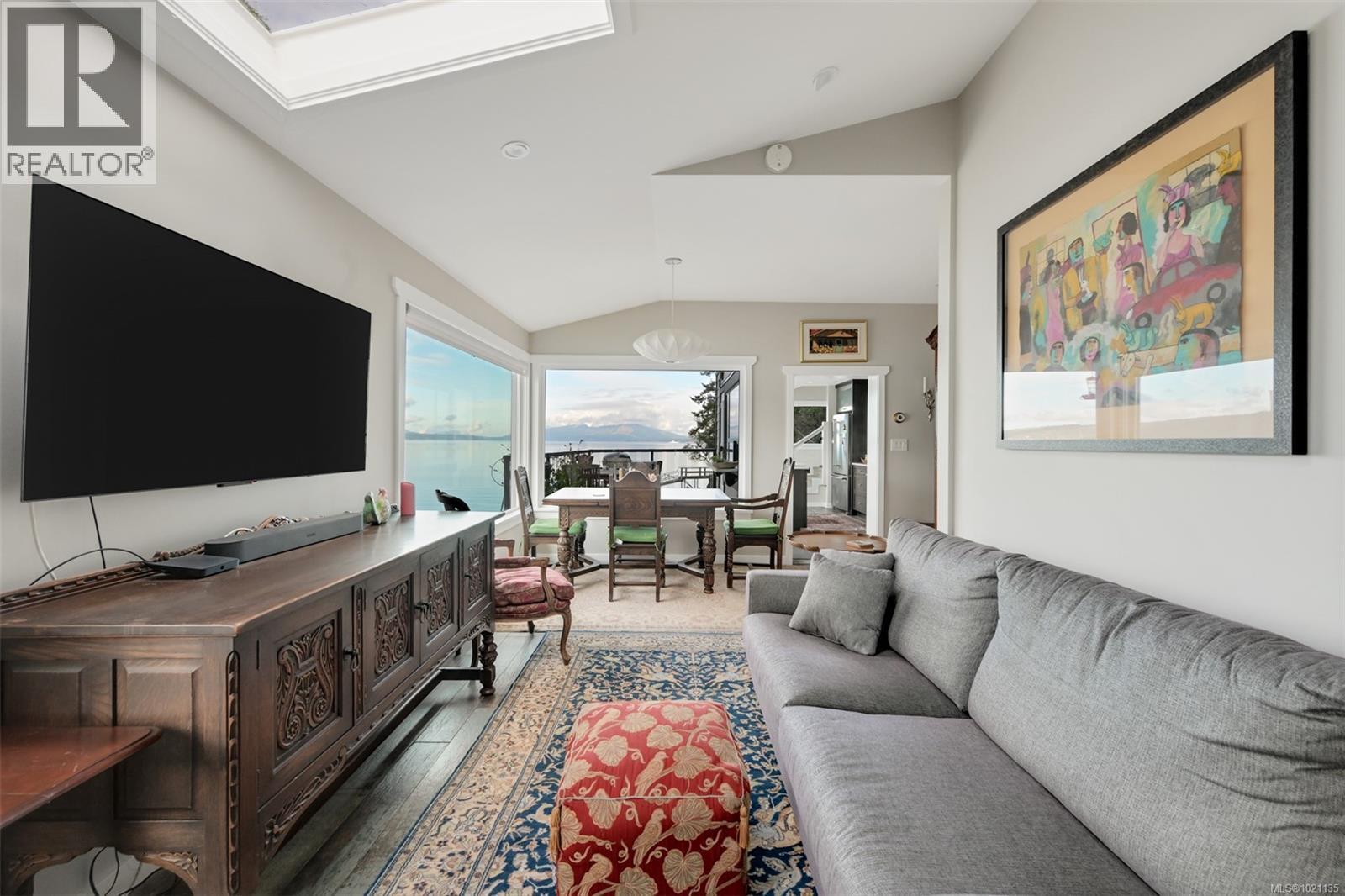  6800 MARK Lane, Central Saanich