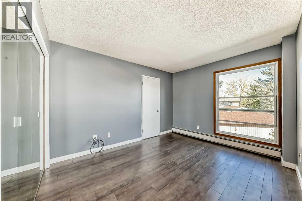 Single Family House for Sale in   Midridge Drive SE Midnapore Calgary 