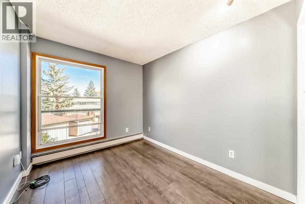 Single Family House for Sale in   Midridge Drive SE Midnapore Calgary 