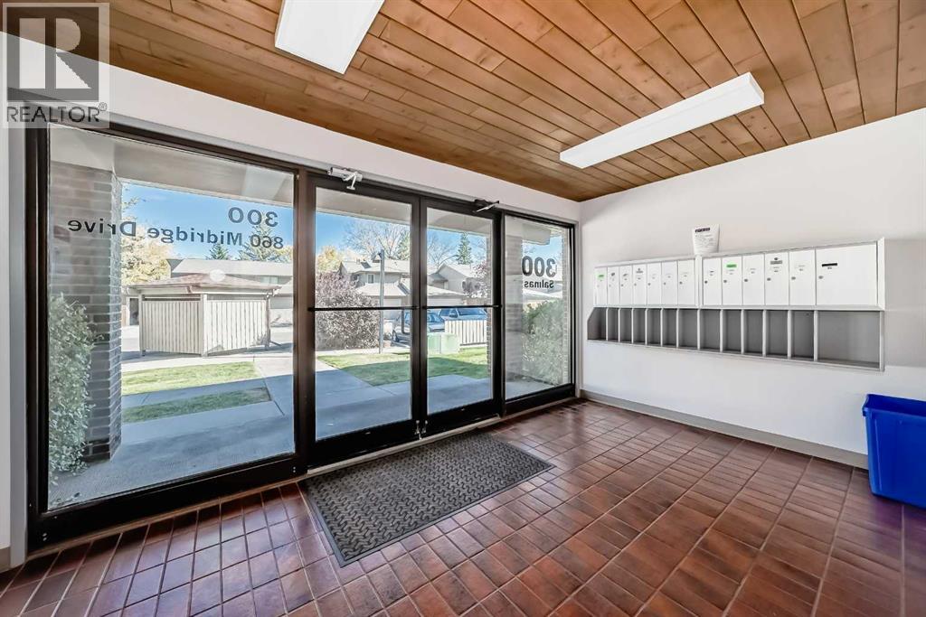 324, 860 Midridge Drive SE, Calgary, Alberta